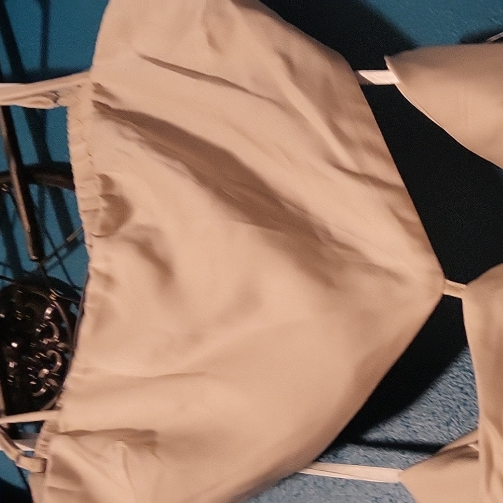 Dress - Picture 2 of 10